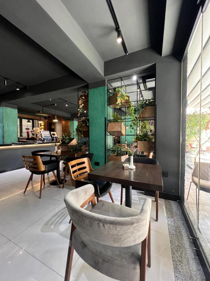 Vila 90 Boutique Hotel Tirana Exterior photo